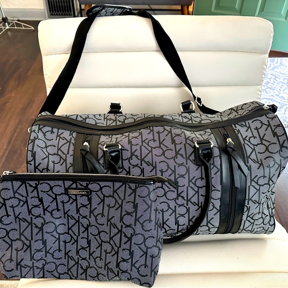 Calvin Klein weekender duffle tote bag with small bag included